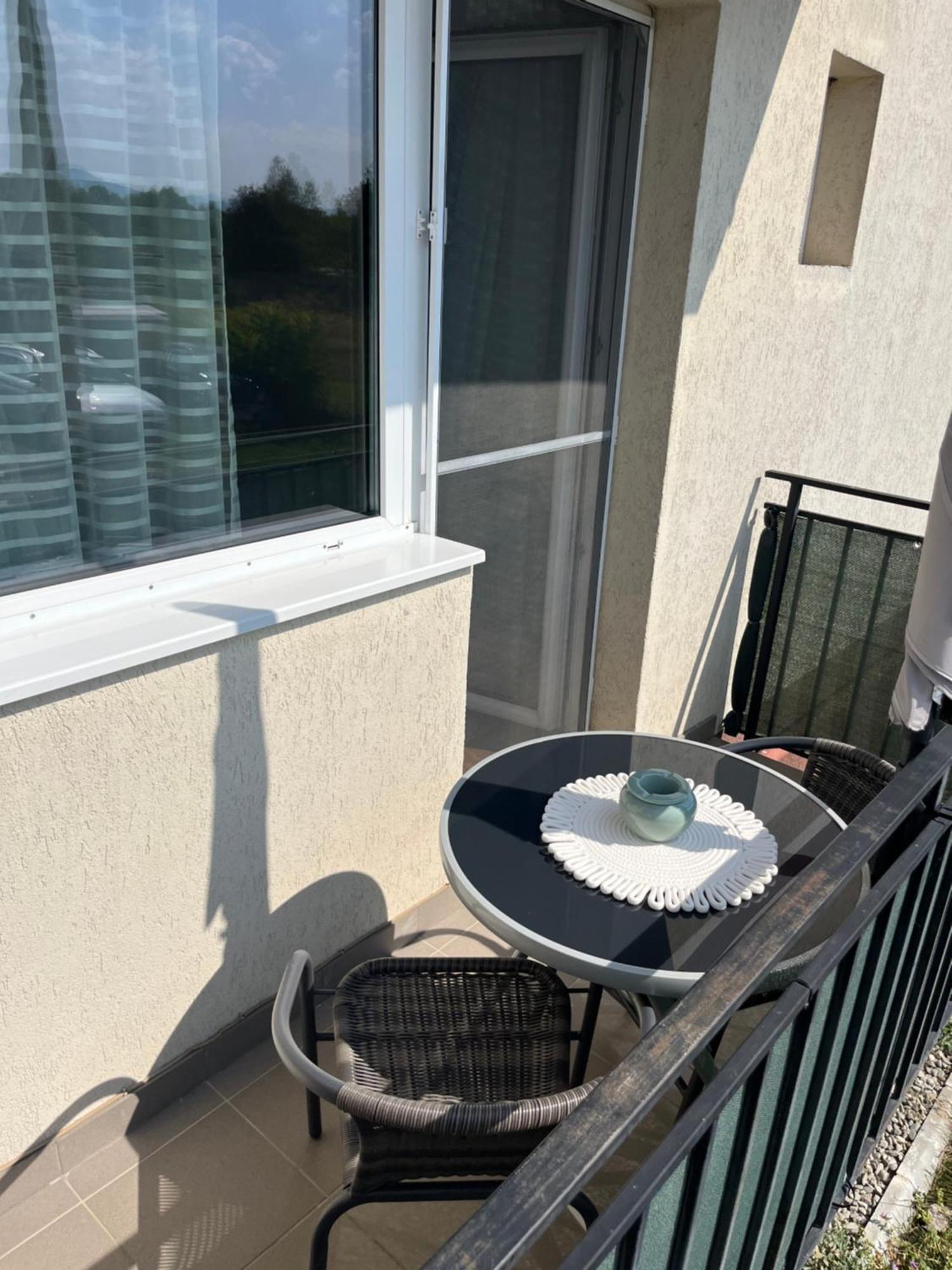 Green Apartaments Zărneşti Eksteriør billede